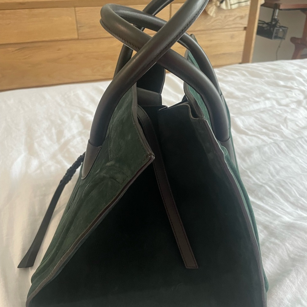 Large Celine Green Suede Phantom Bag - Like New condition - Picture 4 of 9
